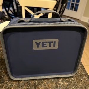 Yeti Daytrip Lunch Box